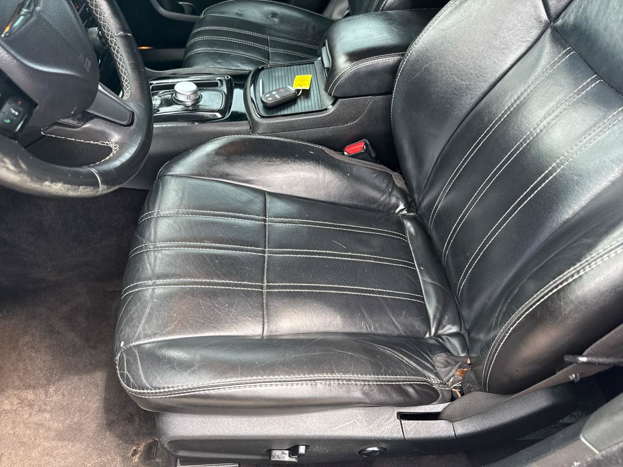 Used 2018 Chrysler 300 S RWD image 10