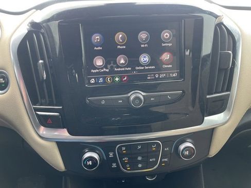Used 2022 Chevrolet Traverse LS image 25