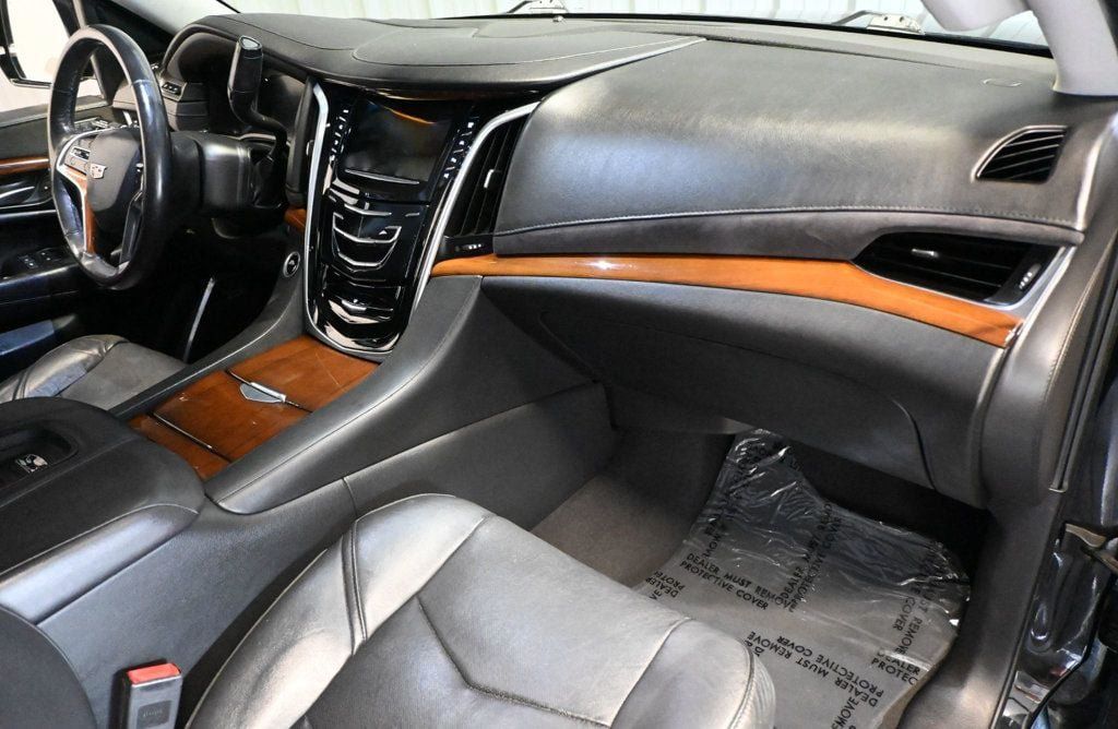 Used 2019 Cadillac Escalade Premium Luxury w/ LPO, Radiant Package RWD image 10