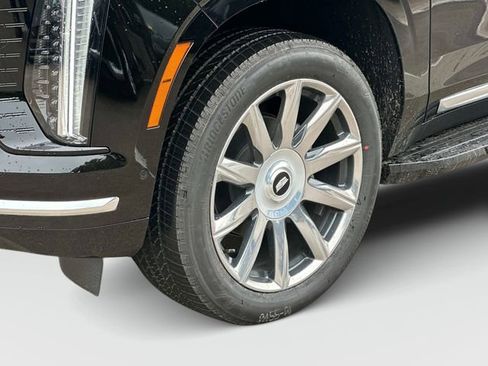 New 2026 Cadillac Escalade ESV 4WD image 17