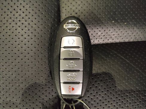 Used 2018 Nissan Rogue SL image 32