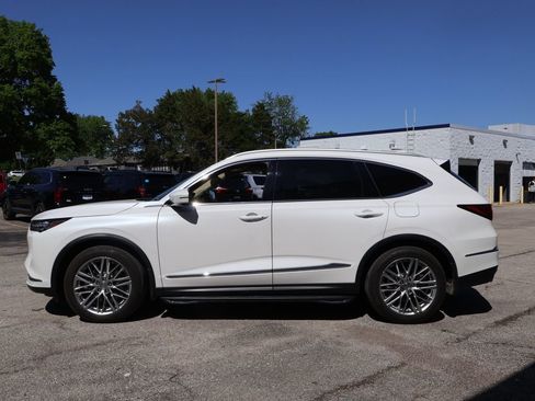 Used 2023 Acura MDX SH-AWD w/ Advance Package image 4