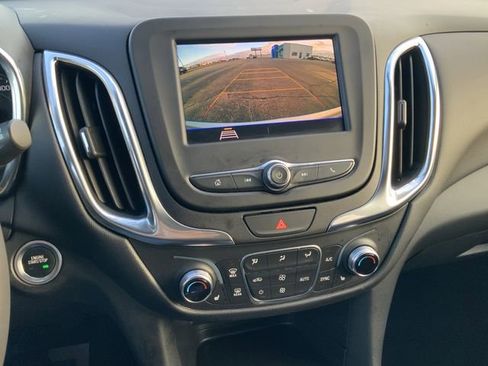 Used 2021 Chevrolet Equinox LT image 23