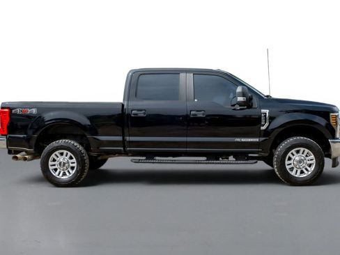 Used 2018 Ford F250 XL w/ STX Appearance Package AWD/4WD image 5