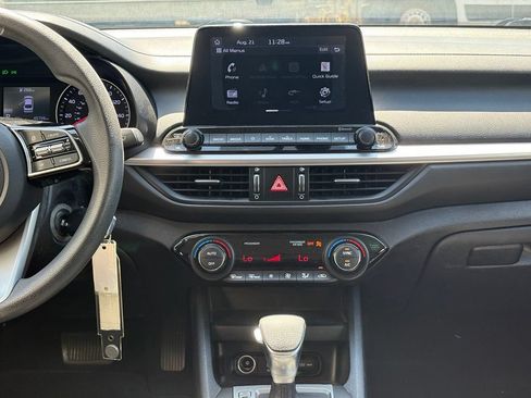 Used 2019 Kia Forte LXS FWD image 11