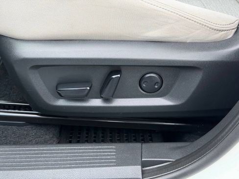 Used 2023 Nissan Rogue SV AWD/4WD image 15