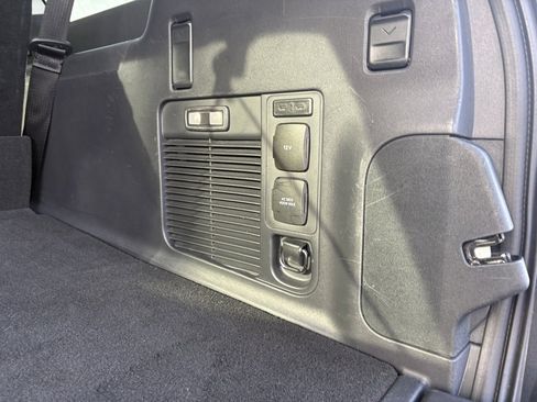 Certified 2025 Ford Expedition Max Platinum image 8