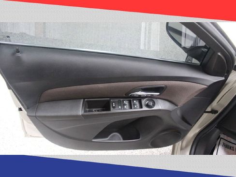 Used 2016 Chevrolet Cruze LT image 13