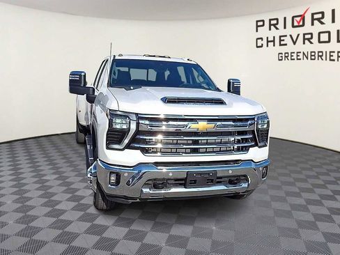 Used 2024 Chevrolet Silverado 3500 LTZ w/ LTZ Convenience Package image 3