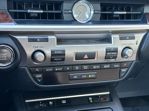 Used 2013 Lexus ES 350 w/ Luxury Pkg image 22