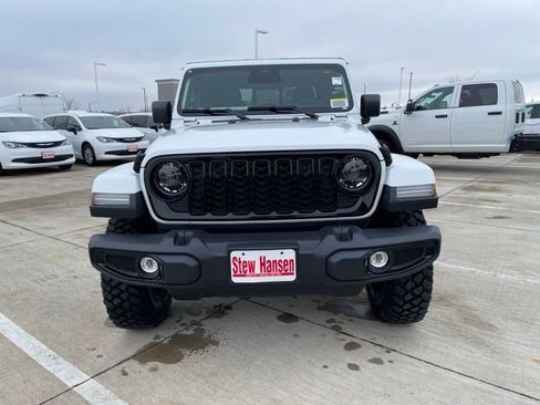 New 2026 Jeep Gladiator Sport AWD/4WD image 9