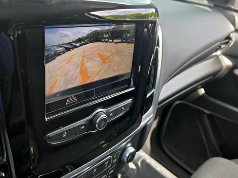 Used 2021 Chevrolet Traverse LT FWD image 24