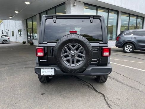 Used 2024 Jeep Wrangler Unlimited Sport AWD/4WD image 6