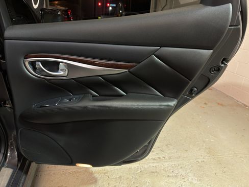 Used 2012 INFINITI M37 x w/ Premium Pkg image 25