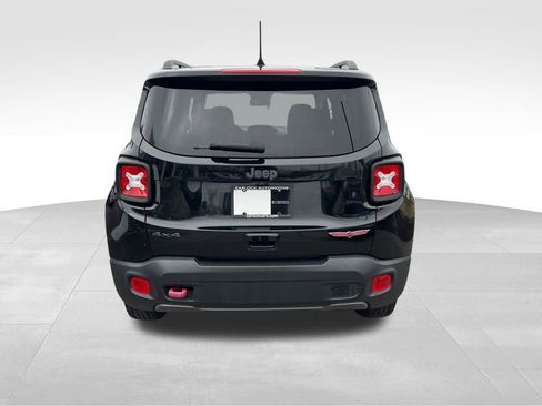 Used 2019 Jeep Renegade Trailhawk image 6