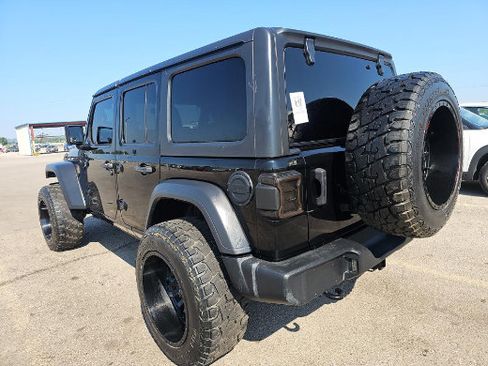 Used 2020 Jeep Wrangler Unlimited Sport S AWD/4WD image 2