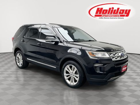 Used 2019 Ford Explorer XLT w/ Equipment Group 202A AWD/4WD image 1