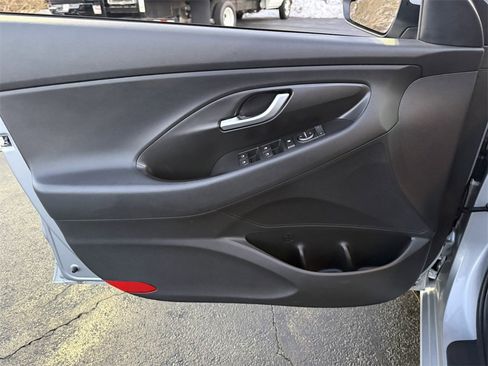 Used 2020 Hyundai Elantra GT image 12