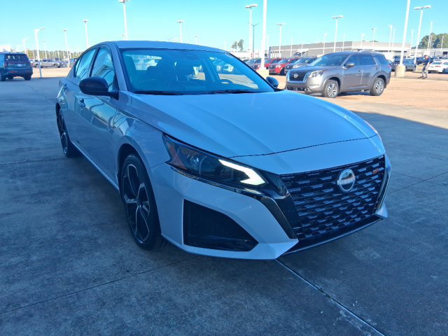 Certified 2025 Nissan Altima 2.5 SR FWD image 9