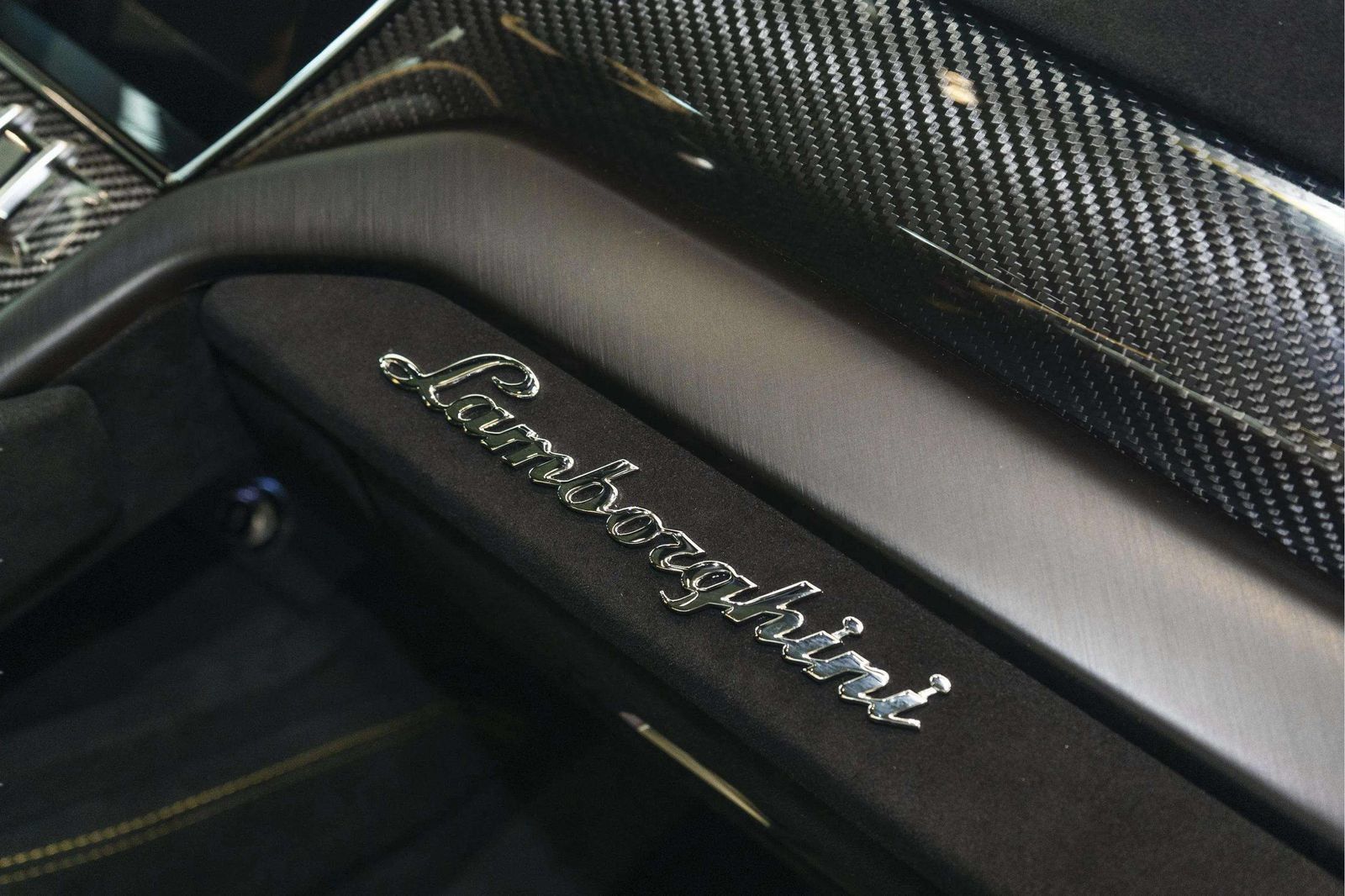 Used 2024 Lamborghini Urus Performante AWD/4WD image 49