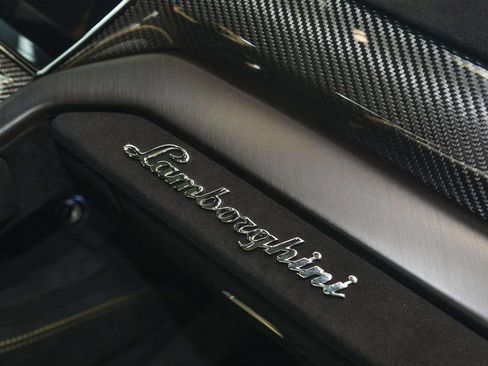 Used 2024 Lamborghini Urus Performante AWD/4WD image 49