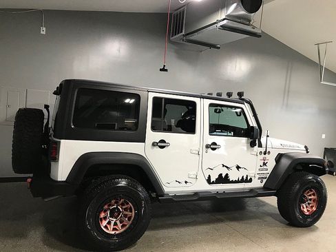 Used 2016 Jeep Wrangler Unlimited Sport w/ Quick Order Package 24S AWD/4WD image 3