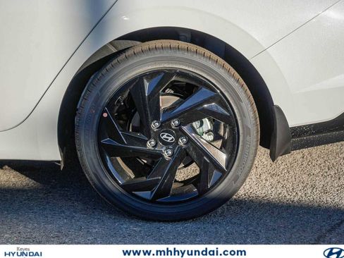 New 2026 Hyundai Elantra SEL Sport FWD image 5