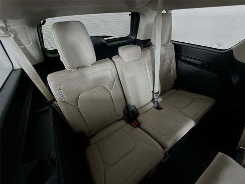 Used 2024 Ford Expedition Max Limited image 31