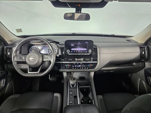 Used 2025 Nissan Pathfinder SV FWD image 26