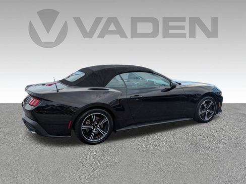 Used 2024 Ford Mustang Convertible image 24