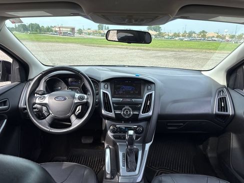 Used 2013 Ford Focus Titanium FWD image 19