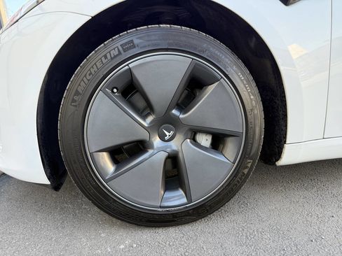 Used 2023 Tesla Model 3 Standard Range image 31