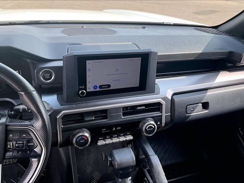 Used 2025 Toyota 4Runner SR5 AWD/4WD image 30