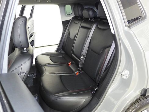 Used 2022 Jeep Compass Trailhawk w/ Sun and Sound Group AWD/4WD image 21