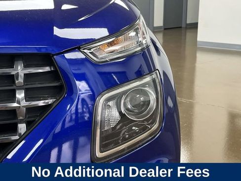 Used 2022 Hyundai Venue SEL FWD image 11