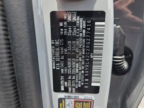 Used 2024 Kia Sorento S FWD image 19