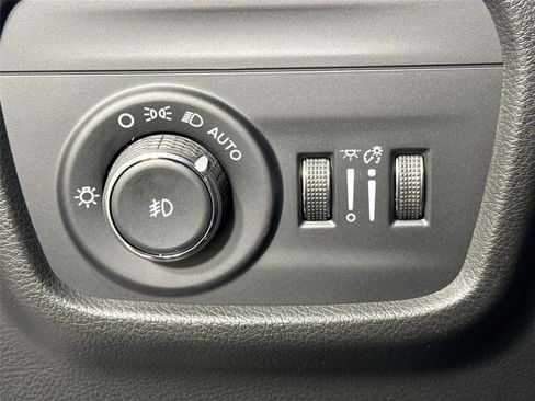 Used 2026 Jeep Grand Cherokee Limited AWD/4WD image 16