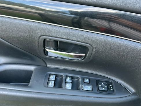 Used 2020 Mitsubishi Outlander SE FWD image 44