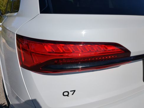 Used 2025 Audi Q7 2.0T Premium w/ Convenience Plus Package image 10