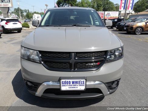 Used 2019 Dodge Journey Crossroad AWD/4WD image 2
