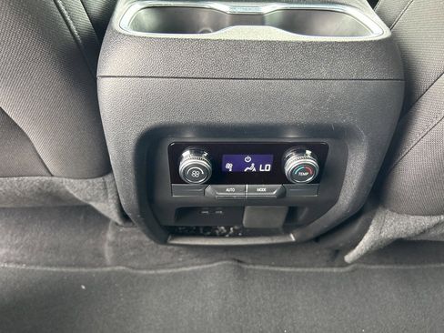 Used 2025 GMC Acadia Elevation image 14