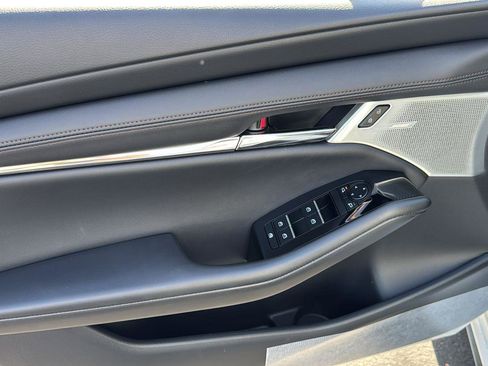 New 2026 MAZDA MAZDA3 Hatchback w/Premium Plus Pkg image 8