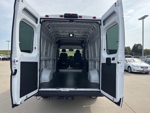 New 2026 RAM ProMaster 3500 w/ Quick Order Package 22G SLT image 13
