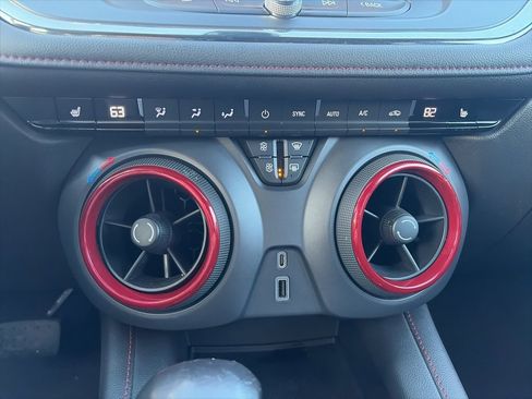 Used 2022 Chevrolet Blazer RS image 18