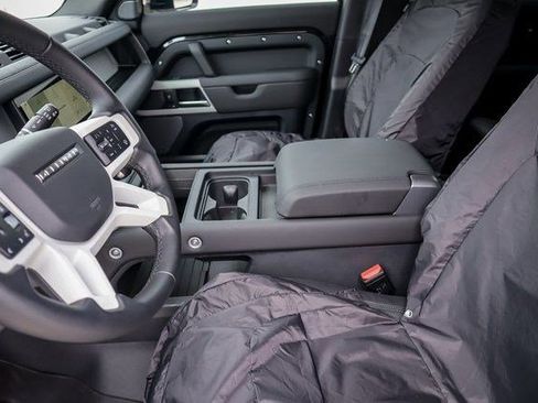 Used 2024 Land Rover Defender 110 S image 11