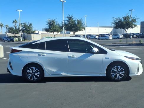 Certified 2018 Toyota Prius Prime Advanced image 7