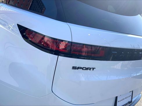 New 2026 Land Rover Range Rover Sport Dynamic SE AWD/4WD image 14