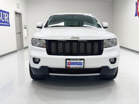 Used 2013 Jeep Grand Cherokee Altitude image 6
