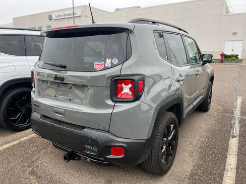Used 2022 Jeep Renegade Altitude w/ Convenience Group AWD/4WD image 3