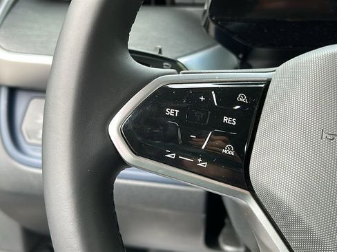 New 2025 Volkswagen ID. Buzz Pro S RWD image 13